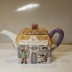 Shakespeare Cottage Teapot England